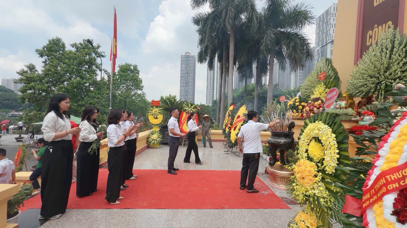 THÀNH KÍNH TRI ÂN – ĐỜI ĐỜI GHI NHỚ CÔNG ƠN